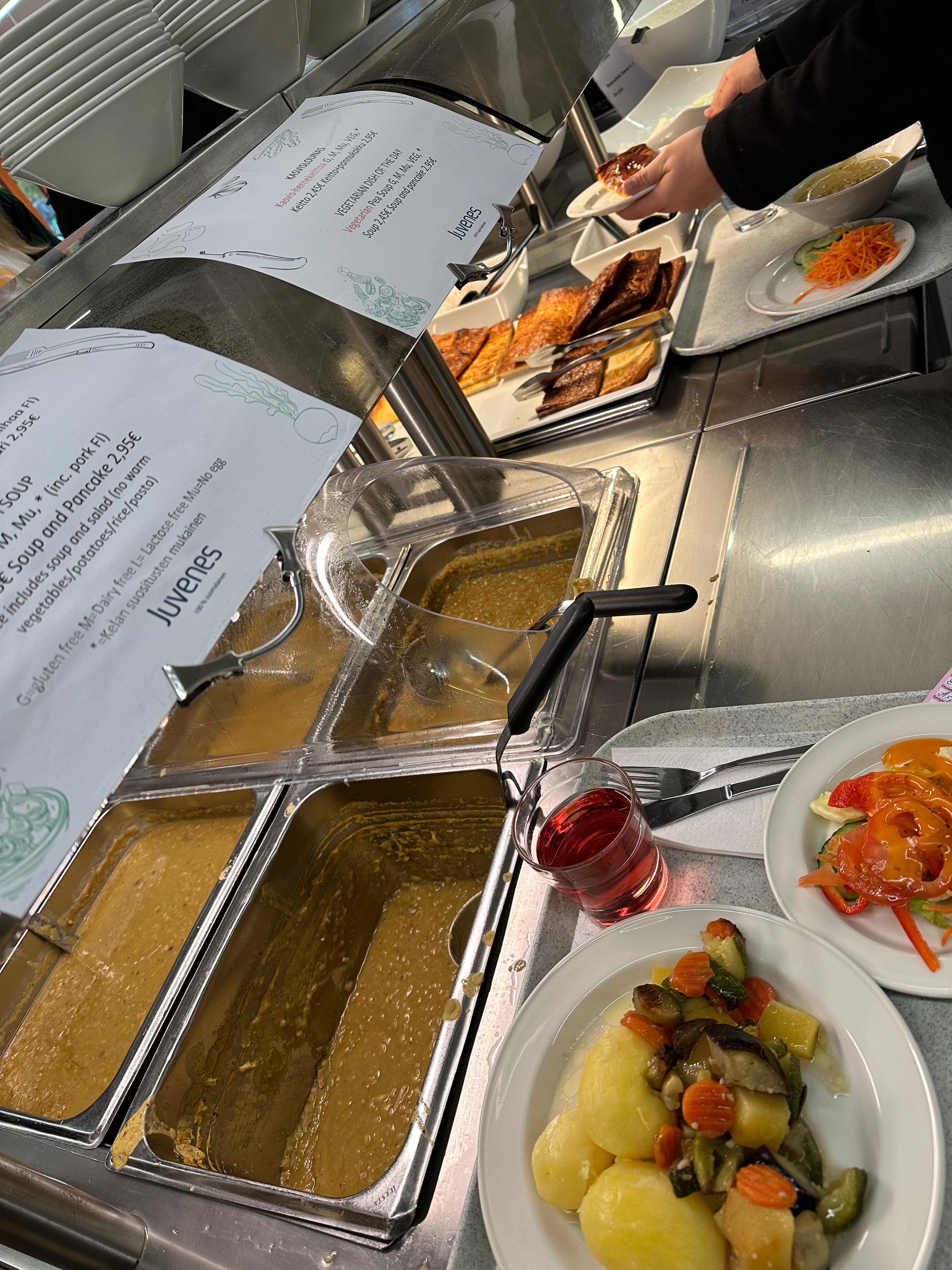 Delicious student lunch option with vegetables and protein